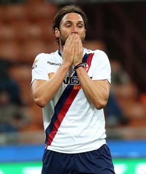 Bianchi deluso dopo aver sfiorato il gol del vantaggio. Ansa